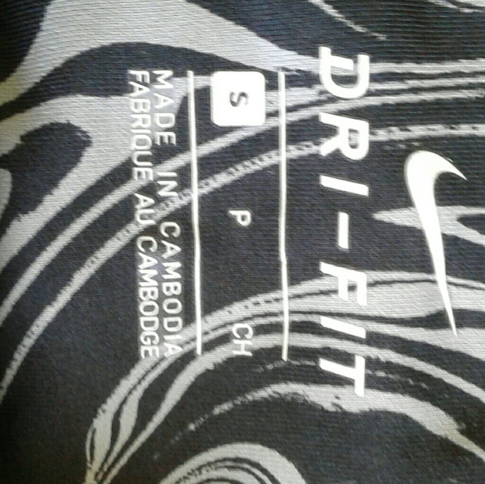 NWT Nike epic lux tight fit crops size S - Picture 3 of 6